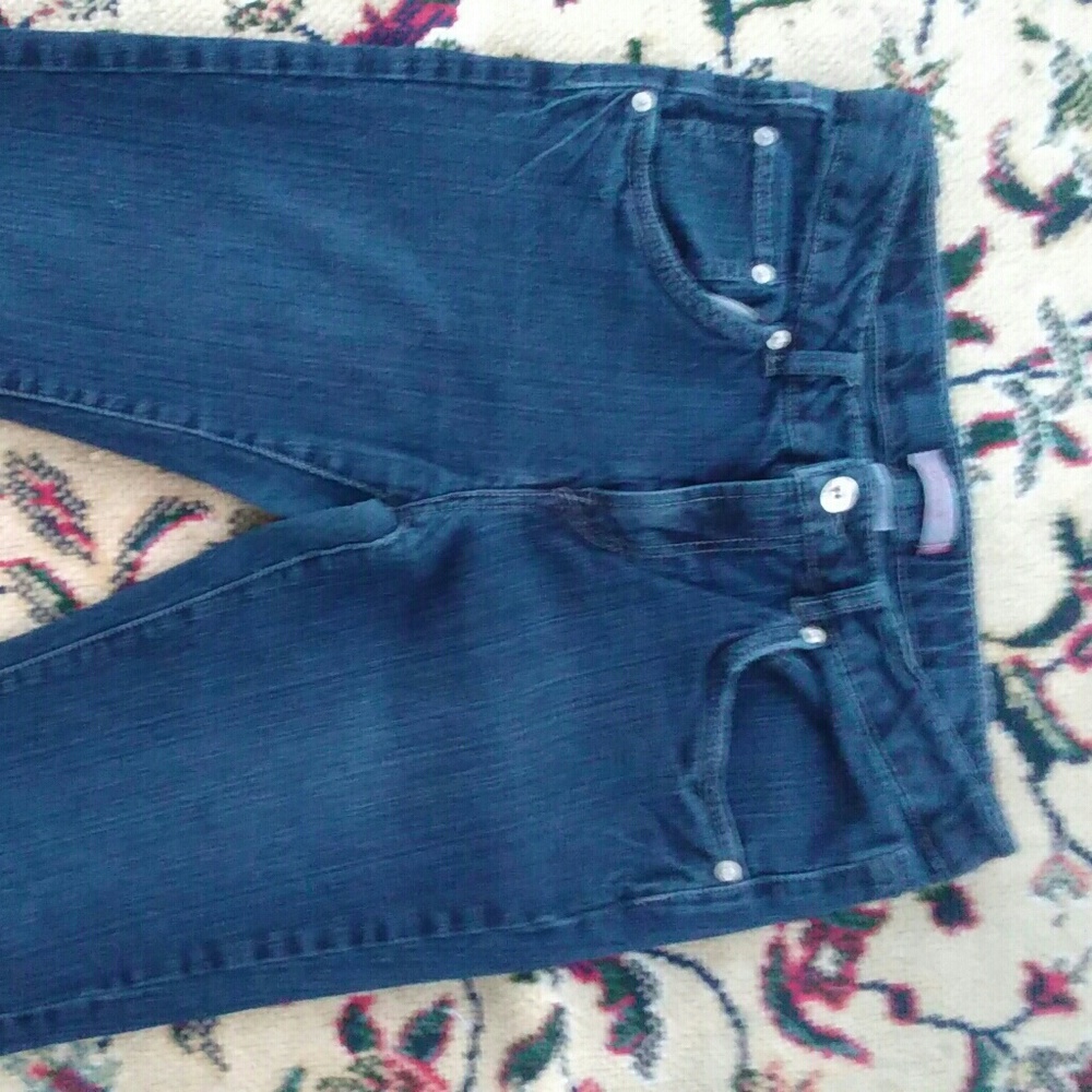 Levis - Picture 2 of 5